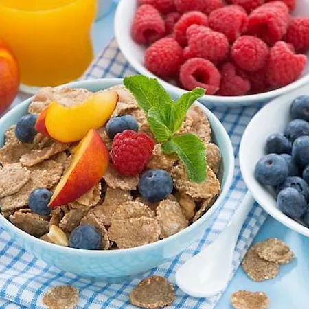 Hotell Helicon Muses Friendly Mountain