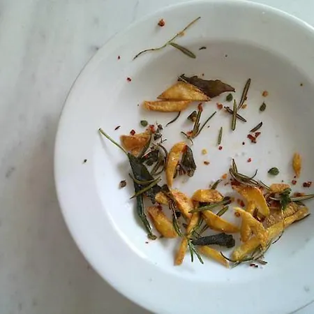 Hotell Helicon Muses Friendly Mountain