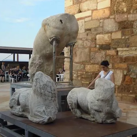 Helicon Muses Friendly Mountain Hotell *